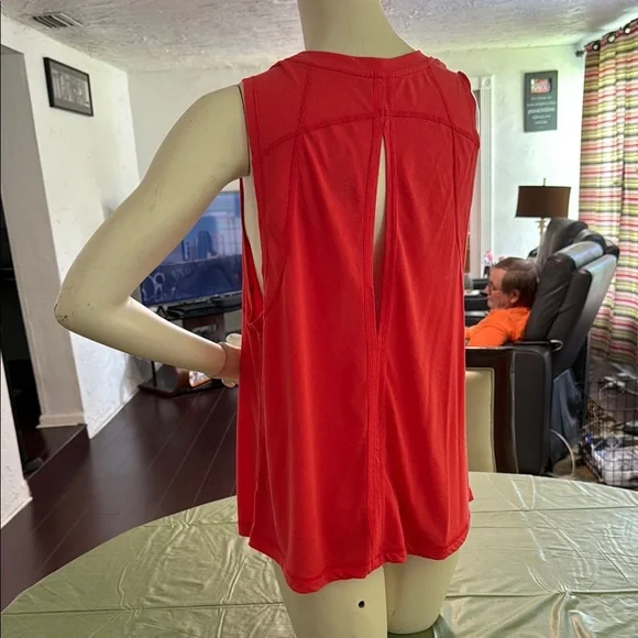 Red Orange Graphic Tank Top - Picture 3 of 3